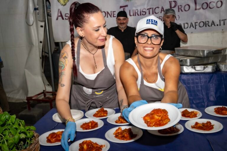 Spadafora, pochi giorni al Gran Finale per la Festa del Mare: un'onda di ritmi e sapori invade il Borgo Marinaro