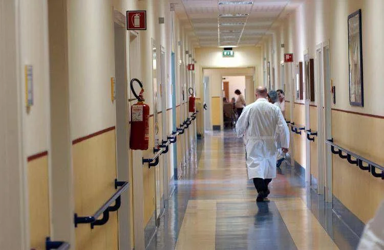 Bambina di 11 anni morta a Palermo, aperta inchiesta: su corpo segni violenza 1 ospedale_corsia