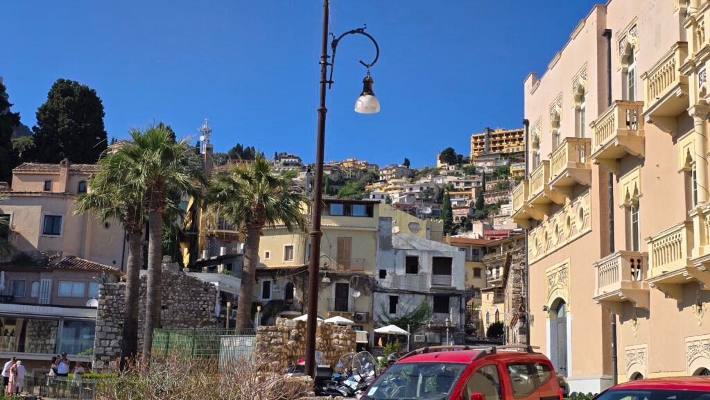 Dissesto Taormina, l'atto d'accusa dei Repubblicani: "Conti sani un giorno, bancarotta quello dopo. Una farsa a danno dei cittadini" 3 taormina