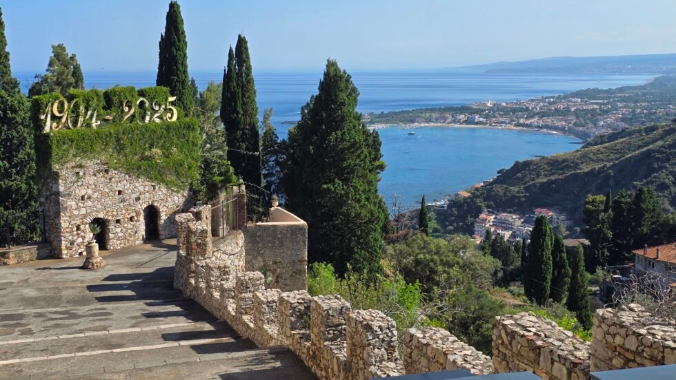 Taormina, l’illusione della destagionalizzazione e il rischio "città fantasma": l'appello dei commercianti 1 taormina 5