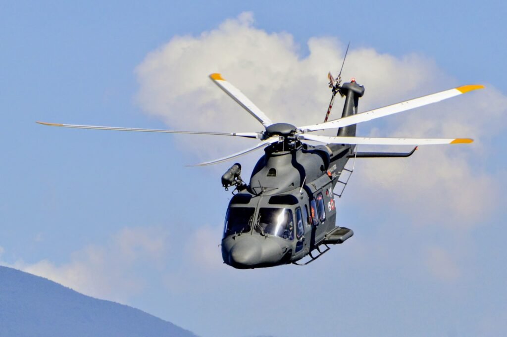 Messina, prove generali dell'Airshow: un elicottero con il Tricolore apre le danze nei cieli dello Stretto 7 1000222001