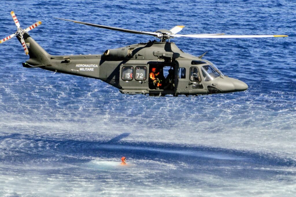 Messina, prove generali dell'Airshow: un elicottero con il Tricolore apre le danze nei cieli dello Stretto 3 1000222029