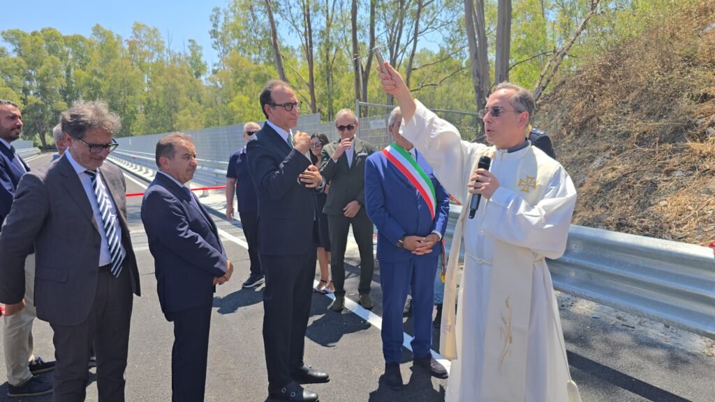 Spadafora, riapre il viadotto per San Martino: fine di un'odissea lunga 5 anni 4 Riapertura viadotto San Martino