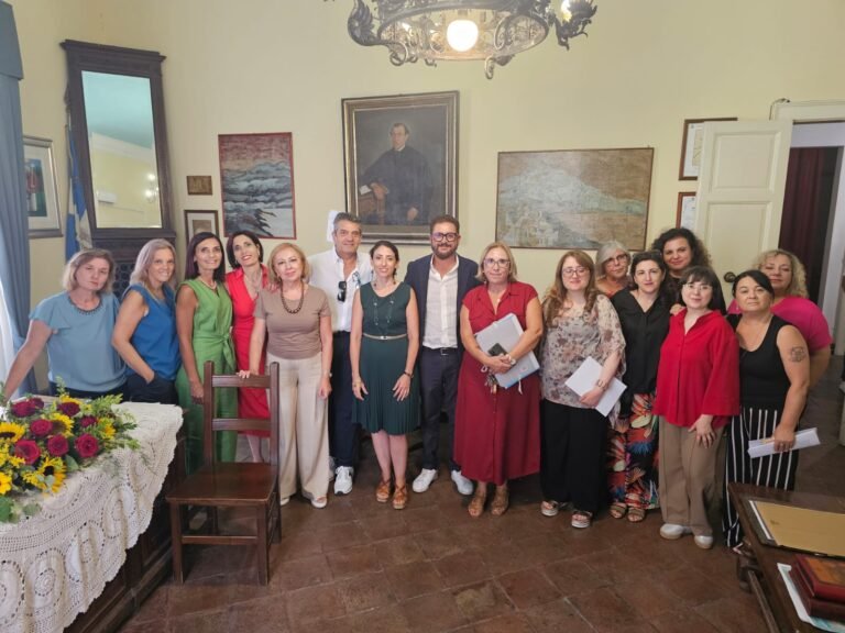 Giardini Naxos: stabilizzati 12 lavoratori ASU grazie al risanamento dei conti comunali.