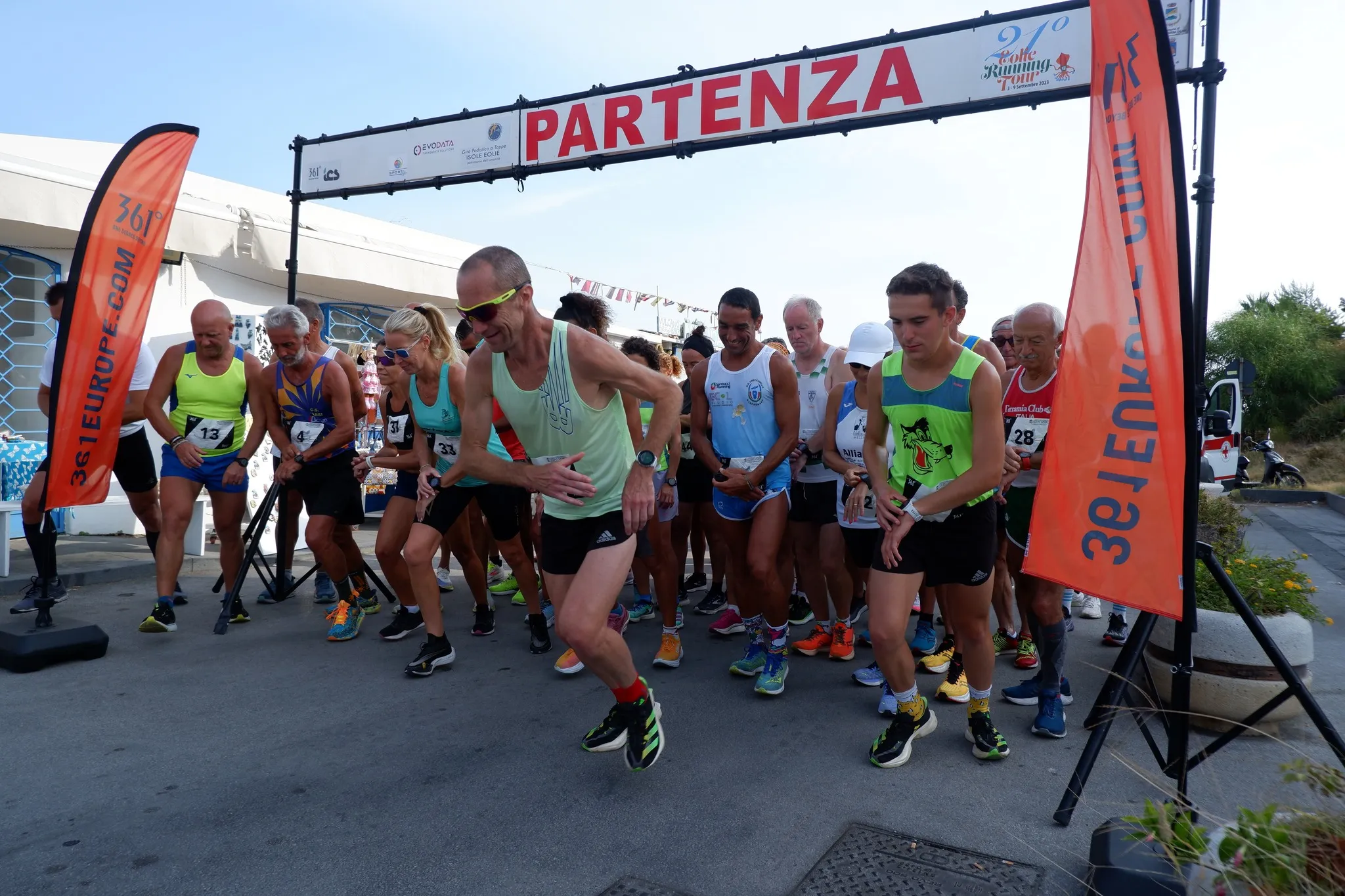 La partenza di una passata edizione del GIRO DELLE EOLIE