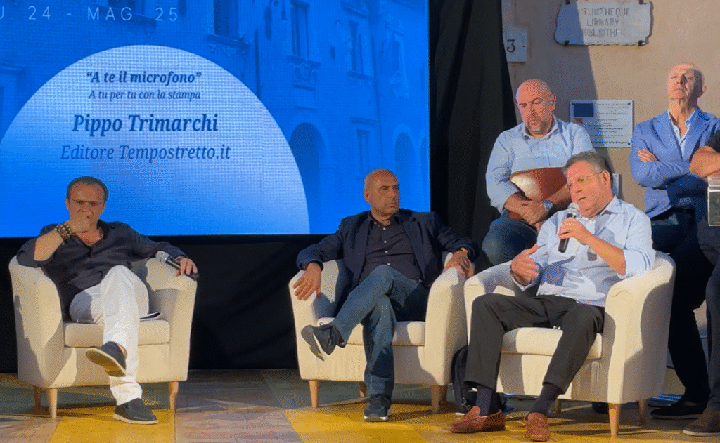 La piazza vuota, specchio della solitudine politica di De Luca 3 Screenshot 2025 08 02 084644