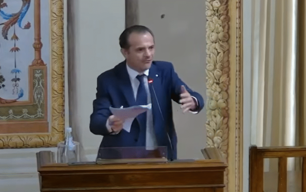 Cateno De Luca tagliola