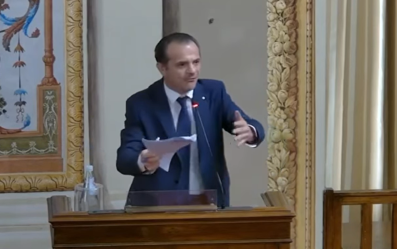 Cateno De Luca tagliola