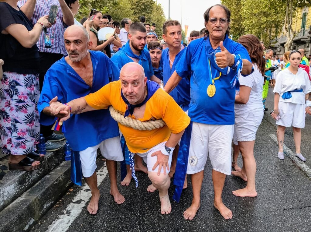 Vara 2025, un cuore grande per Sara, Gabriele e i bambini di Kiev. Messina si stringe tra fede e dolore. 5 Vara 2025 32