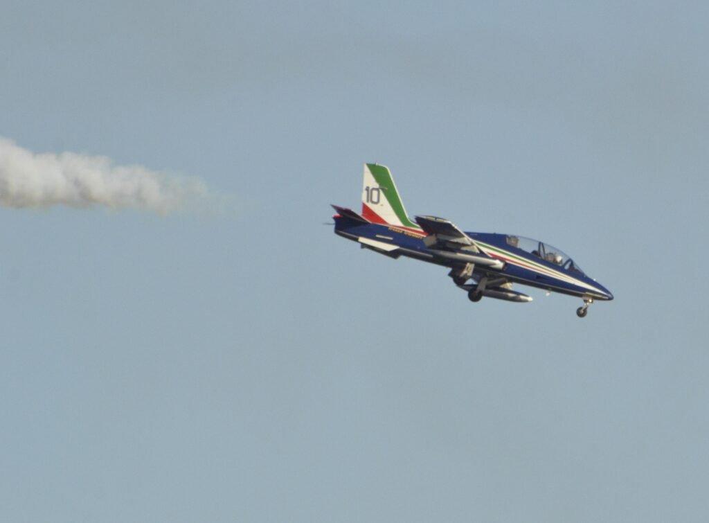 Messina, prove generali dell'Airshow: un elicottero con il Tricolore apre le danze nei cieli dello Stretto 54 WhatsApp Image 2025 08 02 at 18.44.341