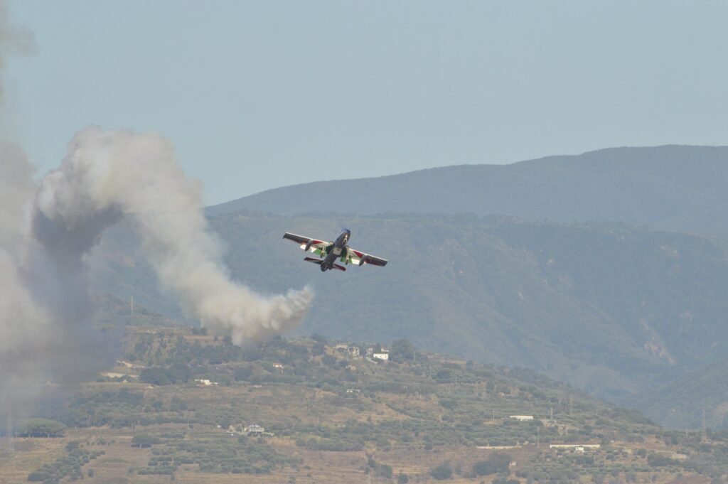 Messina, prove generali dell'Airshow: un elicottero con il Tricolore apre le danze nei cieli dello Stretto 52 WhatsApp Image 2025 08 02 at 18.44.343