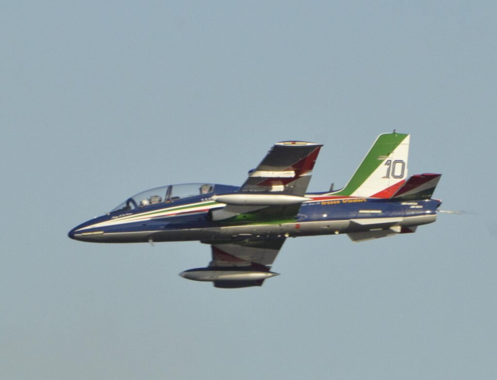 Messina, prove generali dell'Airshow: un elicottero con il Tricolore apre le danze nei cieli dello Stretto 35 WhatsApp Image 2025 08 02 at 18.44.374