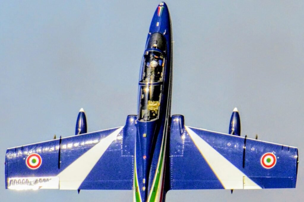 Messina, prove generali dell'Airshow: un elicottero con il Tricolore apre le danze nei cieli dello Stretto 26 WhatsApp Image 2025 08 02 at 18.55.20