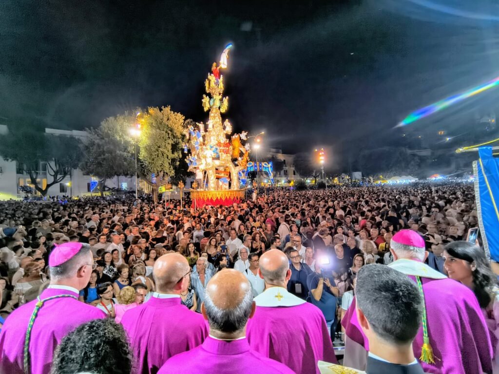 Vara 2025, un cuore grande per Sara, Gabriele e i bambini di Kiev. Messina si stringe tra fede e dolore. 2 WhatsApp Image 2025 08 15 at 21.45.253
