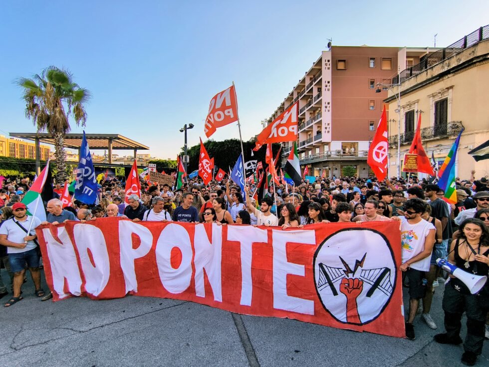 Lo Stretto dei Dubbi: oltre il corteo, le fratture irrisolte del Ponte 1 corteo No Ponte 2