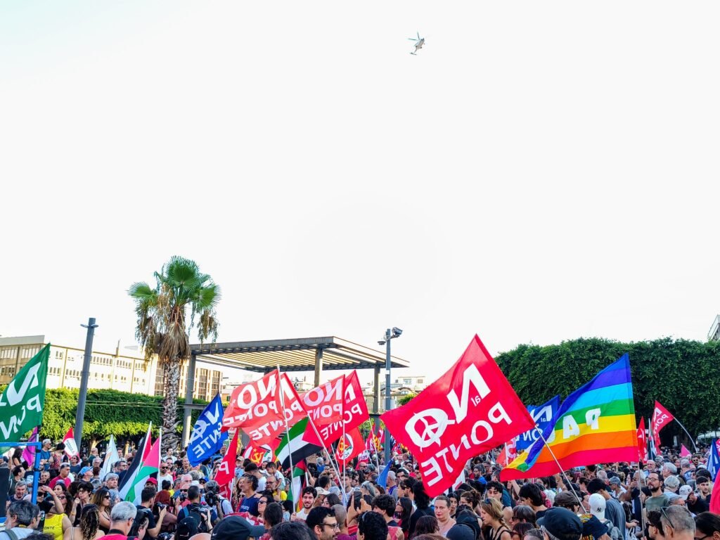 Lo Stretto dei Dubbi: oltre il corteo, le fratture irrisolte del Ponte 5 corteo No Ponte 3
