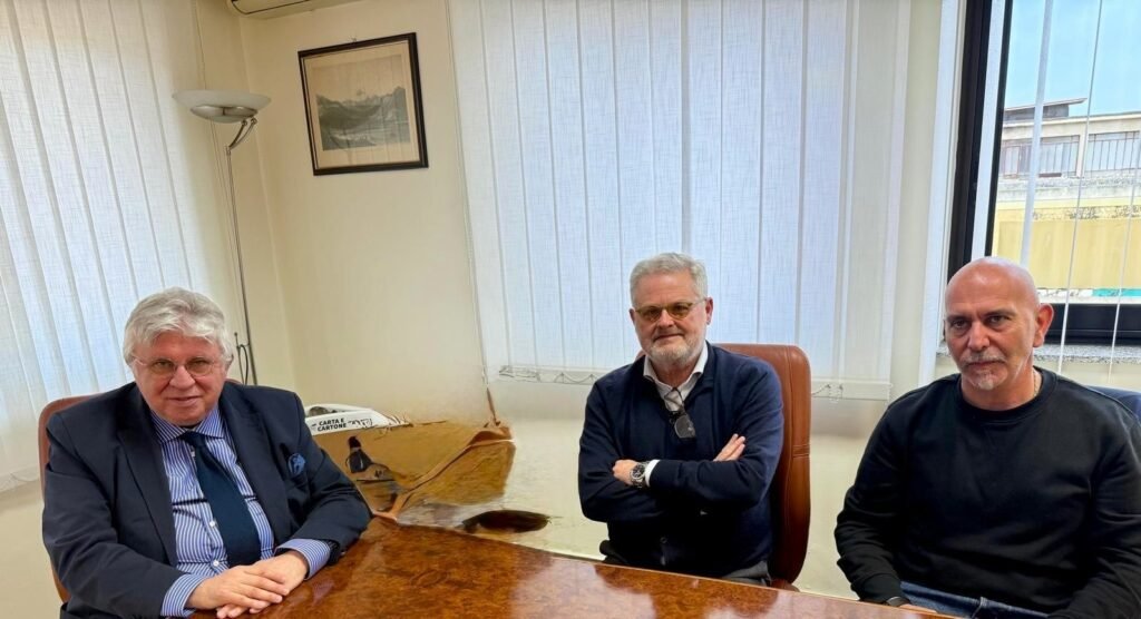 Programma Nazionale Equità in Salute: approvato da assessorato salute piano operativo Asp Messina per un totale di 10 milioni di euro che interverrà su tre aree: consultori familiari, salute mentale e screening oncologici. 2 direzione strategica Giuseppe Cucci Giancarlo Niutta e Giuseppe Ranieri Trimarchi