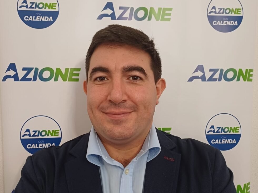 Taormina, Rifiuti di Notte: Azione si Schiera con i Cittadini contro l'Ordinanza "Insostenibile" 1 ferrara azione