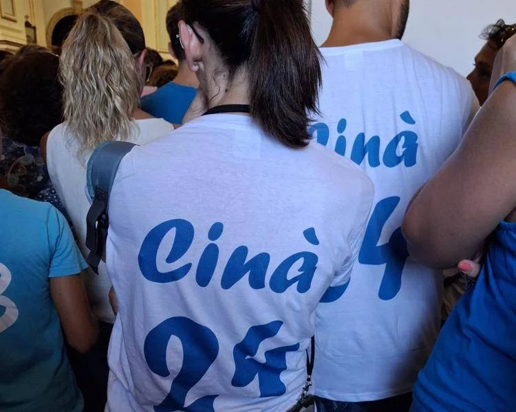 Palloncini bianchi e maglie da pallavolo, l'ultimo saluto a Simona Cinà 1 i funerali di simona cina