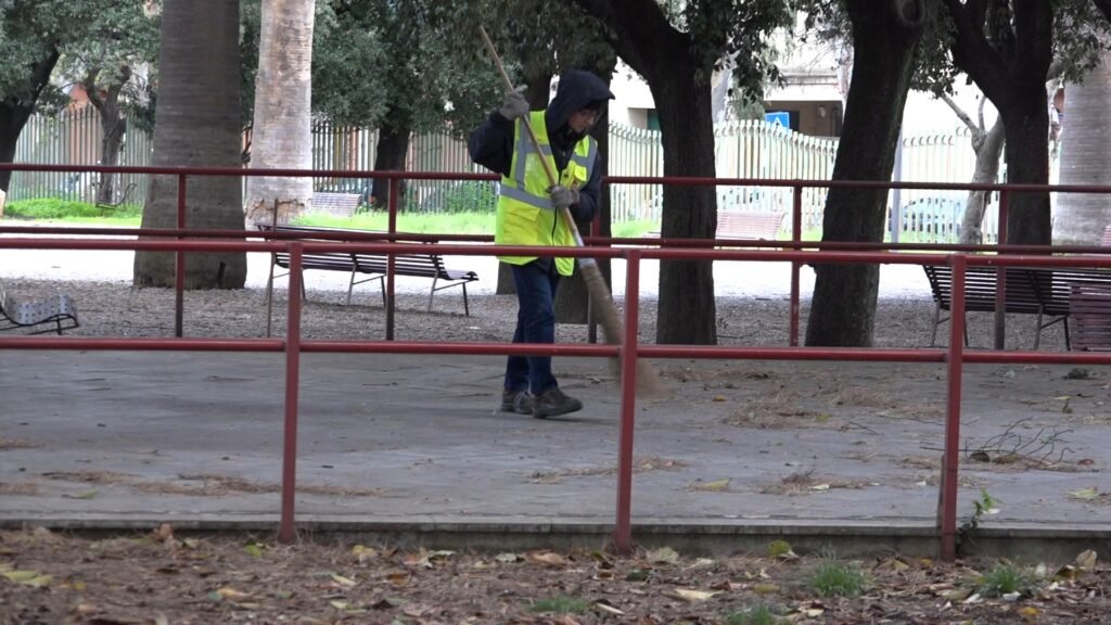 Emergenza rifiuti e degrado: depositata interrogazione sull’utilizzo della graduatoria degli operatori dello spazzamento 2 messina servizi spazzamento