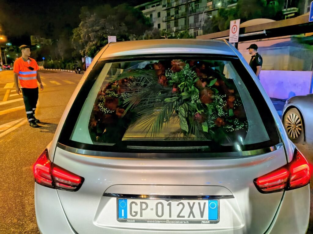 Dina Minna, incredibili manifestazioni d'affetto per Pippo 2 Il momento più emozionante ultima traghettata verso sua Sicilia