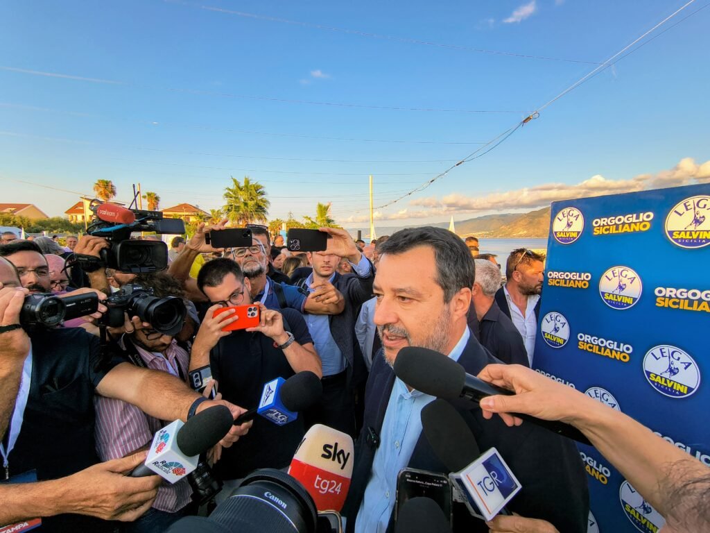 Salvini a Messina tra Ponte e proteste: "Opera da 120mila posti di lavoro". Contestazione No Ponte a Torre Faro 3 salvini messina 19