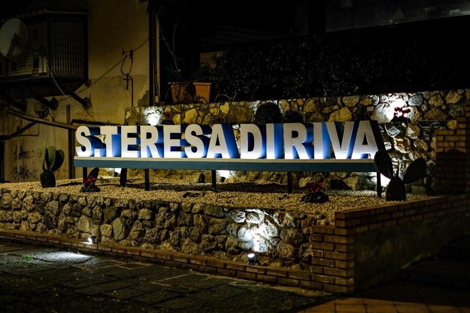 Cena a base di pesce crudo a Santa Teresa di Riva, famiglia di turisti finisce in ospedale: scatta la denuncia 1 santa teresa