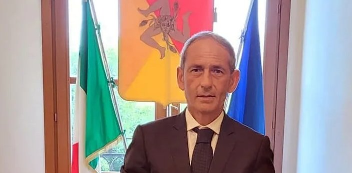 Il paradosso dell'Ospedale di Barcellona, Calderone: «Organico infermieri record ma reparti bloccati. Si faccia luce» 3 On.le Tommaso Calderone