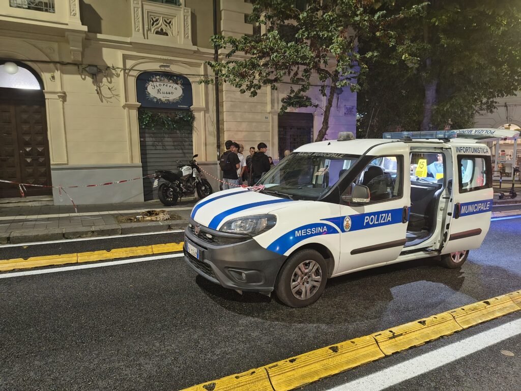 Incidente in via Cesare Battisti. Un ferito in coma 3 1000250660