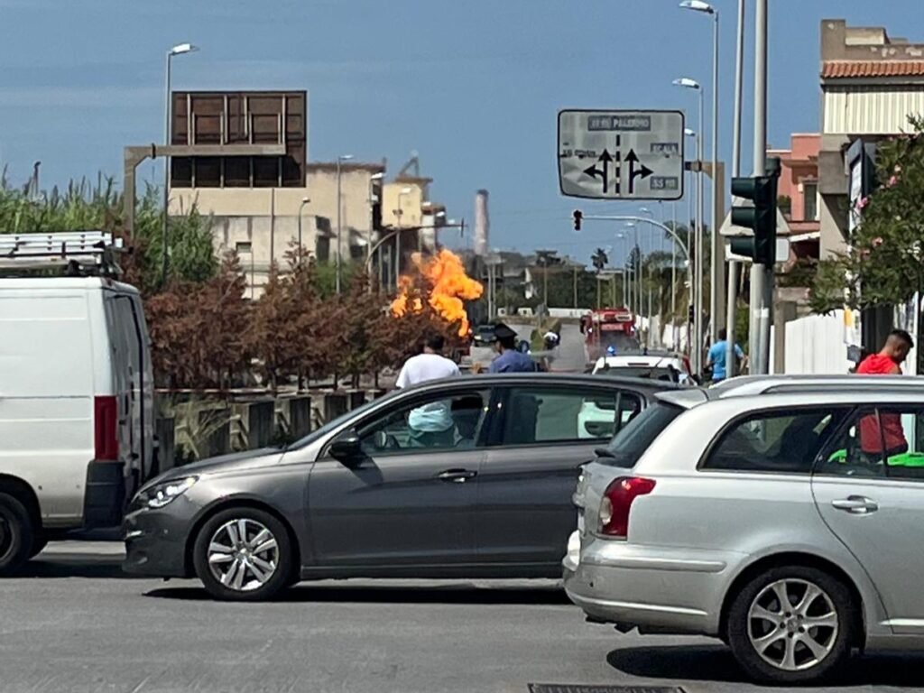 Tragedia sfiorata a Torregrotta: fiammata da una condotta del gas, feriti tre operai e un pompiere 2 IMG 20250902 WA0028