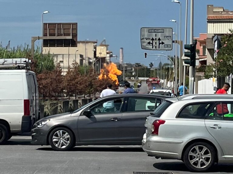 Tragedia sfiorata a Torregrotta: fiammata da una condotta del gas, feriti tre operai e un pompiere​