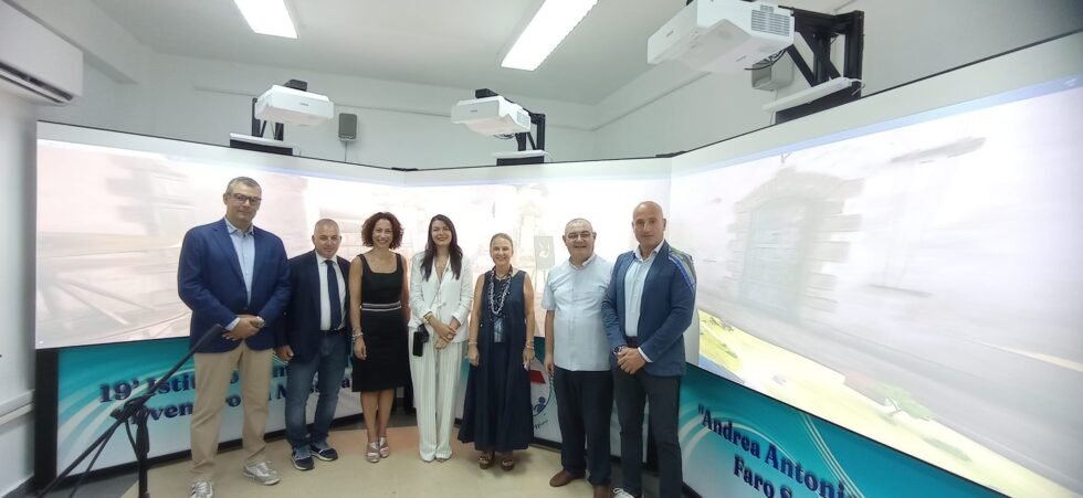 Inaugurata al plesso scolastico "Andrea Antonio Donato" di Faro Superiore l’aula immersiva per la didattica innovativa 1 Inaugurazione faro