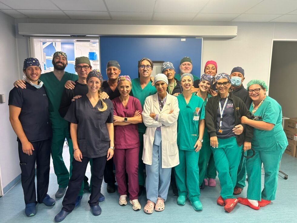 Ospedale di Taormina: Eseguito intervento salvavita per la rimozione di un tumore gigante dalla faccia di paziente di 87 anni 1 PHOTO 2025 09 17 19 03 04