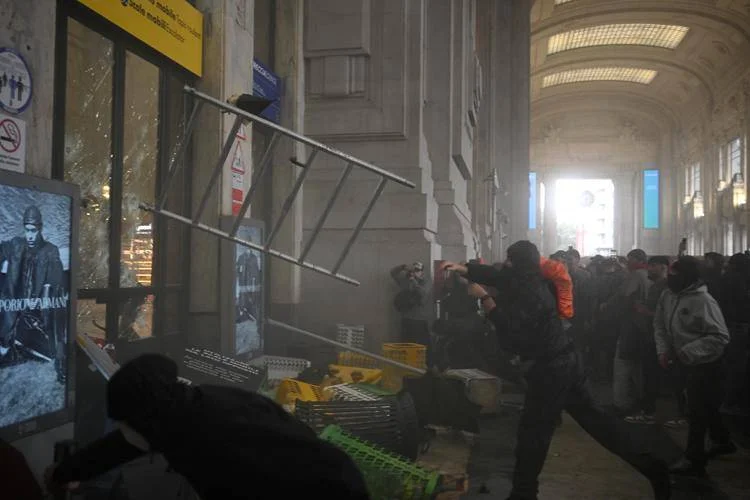 Gaza, Meloni: 'Da Milano immagini indegne, non cambierà nulla' 1 afp 20250922 76dc7a7 v1 highres italypalestinianisraelconflictstrike