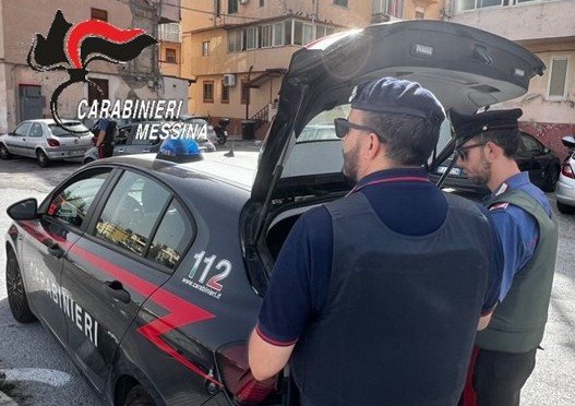 LA FUGA DALL’AUTO FERMATA DAI CARABINIERI, ARRESTATO PRESUNTO PUSHER DI COCAINA. 1 foto 9