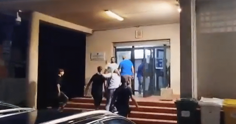 Vittoria, incubo finito: il 17enne sequestrato si presenta in commissariato