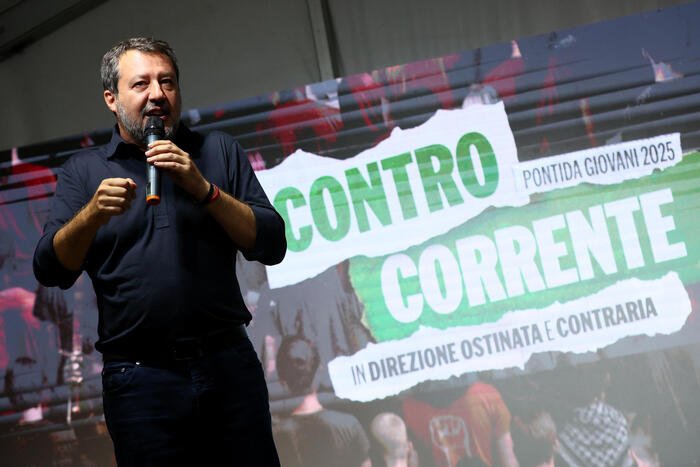 Ponte sullo Stretto, la Commissione Europea chiede lumi: un dialogo virtuoso o un azzardo ambientale? 3 salvini a pontida