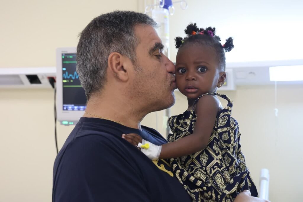 Cuori Ribelli, in Africa fino ad oggi 65 bambini operati grazie al progetto di "Una Voce per Padre Pio" e del Centro di Cardiochirurgia Pediatrica di Taormina in collaborazione con ASP Messina. 4 sasha agati voce per padre pio