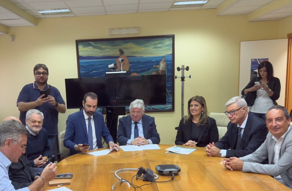 Sottoscritto protocollo di intesa ed insediato il Comitato per la partecipazione delle Case di Comunità dell’Asp di Messina. 1 WhatsApp Image 2025 10 01 at 12.02.16
