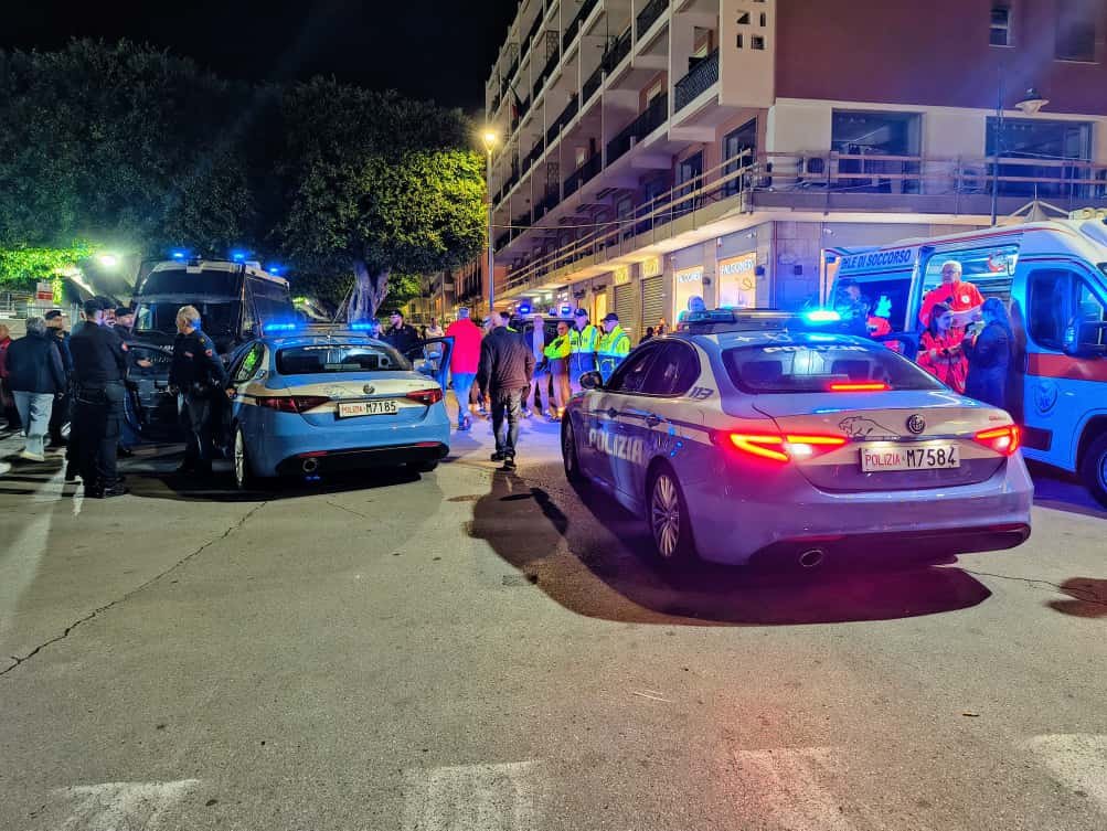 Polizia Piazza Cairoli