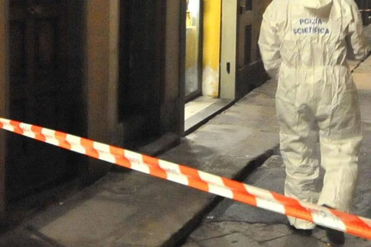 ashley olsen giovane trovata morta strangolata in via s. monica