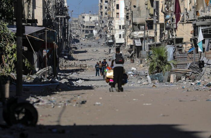 Raggiunto l'accordo per Gaza, presto tregua e ostaggi liberi 5 Israeli airstrikes continue in Gaza