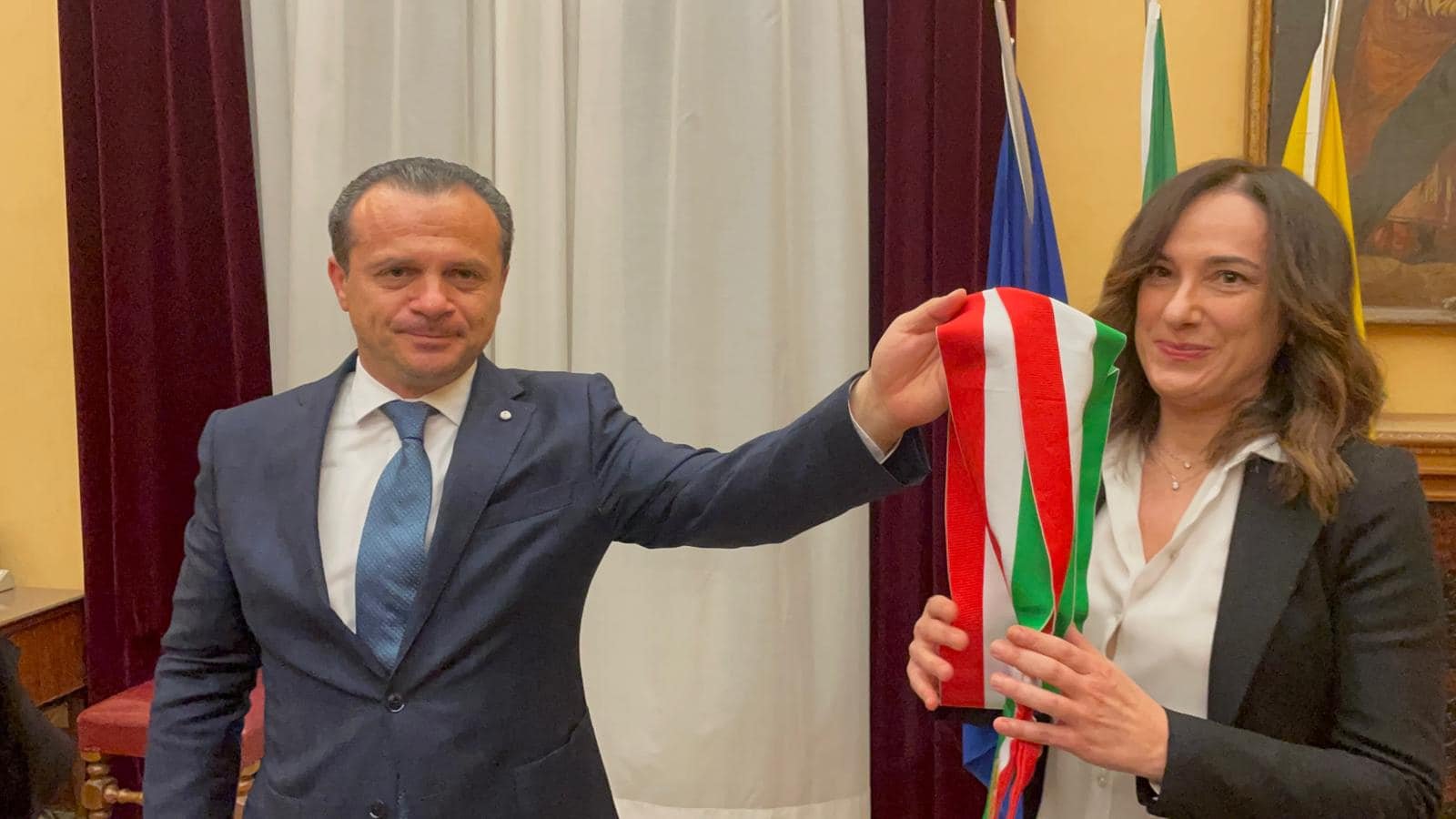 Il "Commediante". Lettera ai Messinesi per dignità ed orgoglio della storia cittadina 7 de luca dimissioni carrubba