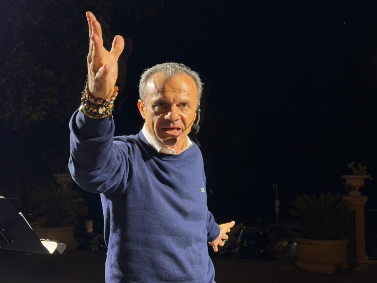 Democrazia a pagamento: De Luca
