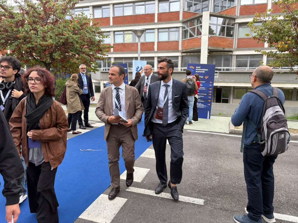 Sud Innovation Summit: terzo Atto, zero risultati. La fiera delle promesse e la realtà dei treni in partenza. E Messina si svuota 3 De Luca e Ruggeri Sud Innovation Summit
