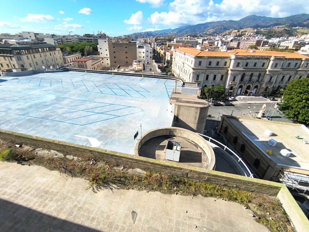 Demolizioni ex Silos, il colpo di scena: a Messina scoprono i senzatetto. 10 ex silos 104