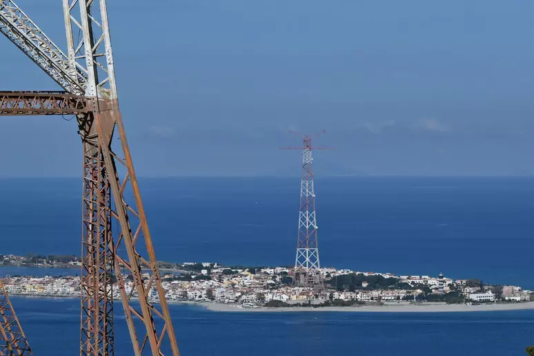 Cgil a Séjourné, ritirare progetto del ponte sullo Stretto 1 ganzirri scilla