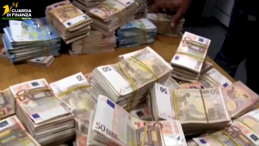 GDF MESSINA: 39 IGNARI INVESTITORI RAGGIRATI IN UNO “SCHEMA PONZI” DA OLTRE 3 MILIONI DI EURO. 4 soldi gdf