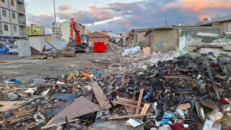 Baraccopoli di Messina, Schifani: «Risanamento non si ferma, tutta la comunità deve sentirsi parte del cambiamento» 1 Baraccopoli di Messina