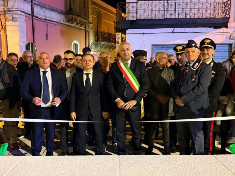 TAORMINA - Inaugurazione Piazza a Gaggi, l'affondo di Corvaia: "Cancellata la storia dei finanziamenti per una passerella politica"